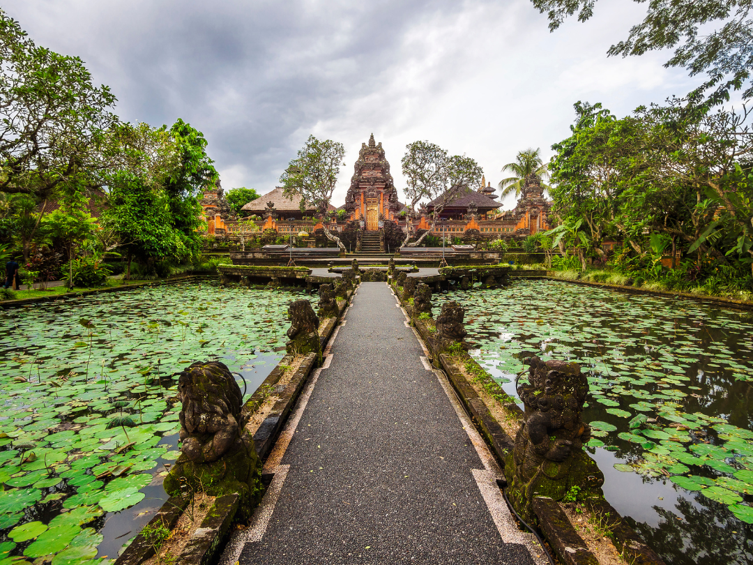 ubud-palace-east bali-tour